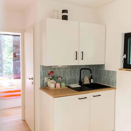 Luxury Design Tiny House Entlang Der Suedlichen Weinstrasse Casa de Férias