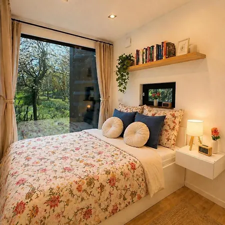 Casa de Férias Luxury Design Tiny House Entlang Der Suedlichen Weinstrasse *